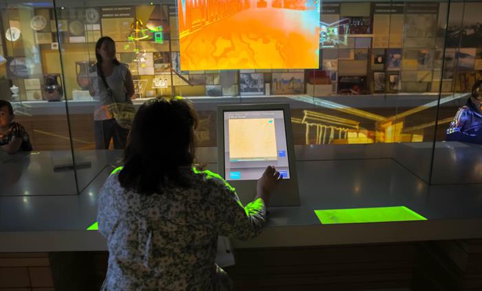 Gallery screens
